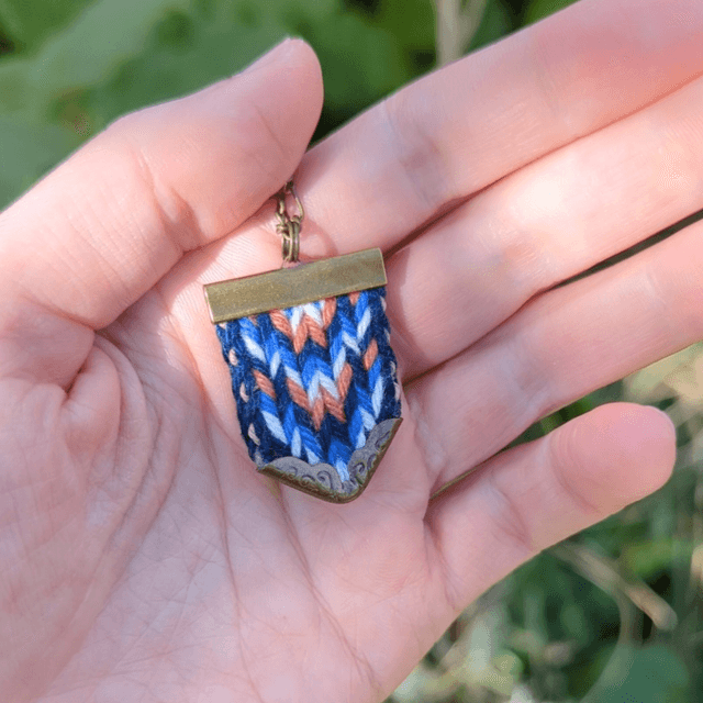 Pendentif "Un renard sous la lune"